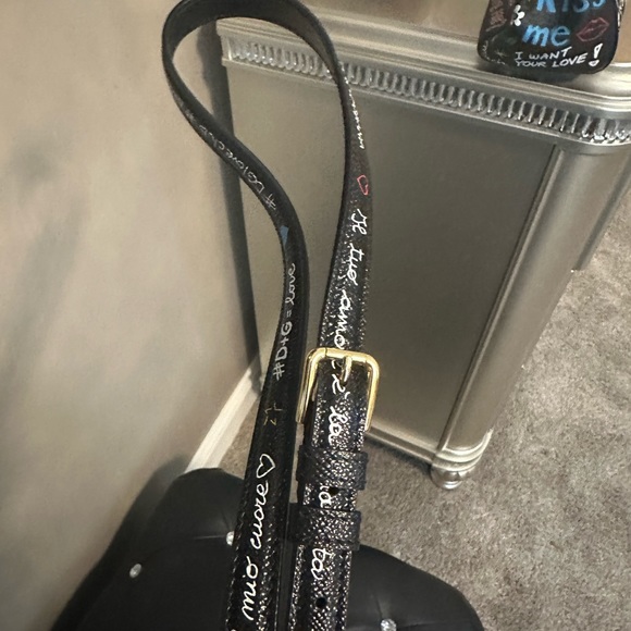 Dolce & Gabbana Graffiti Handbag with shoulder strap. - Picture 10 of 10